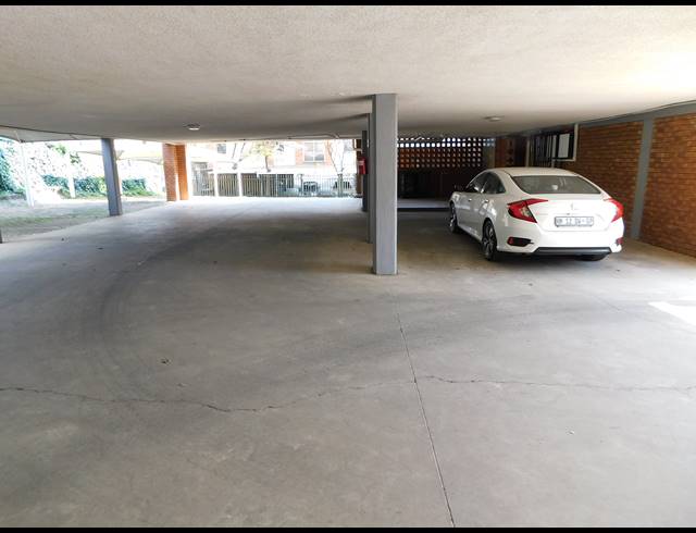 181M² OFFICE TO LET IN FERNDALE